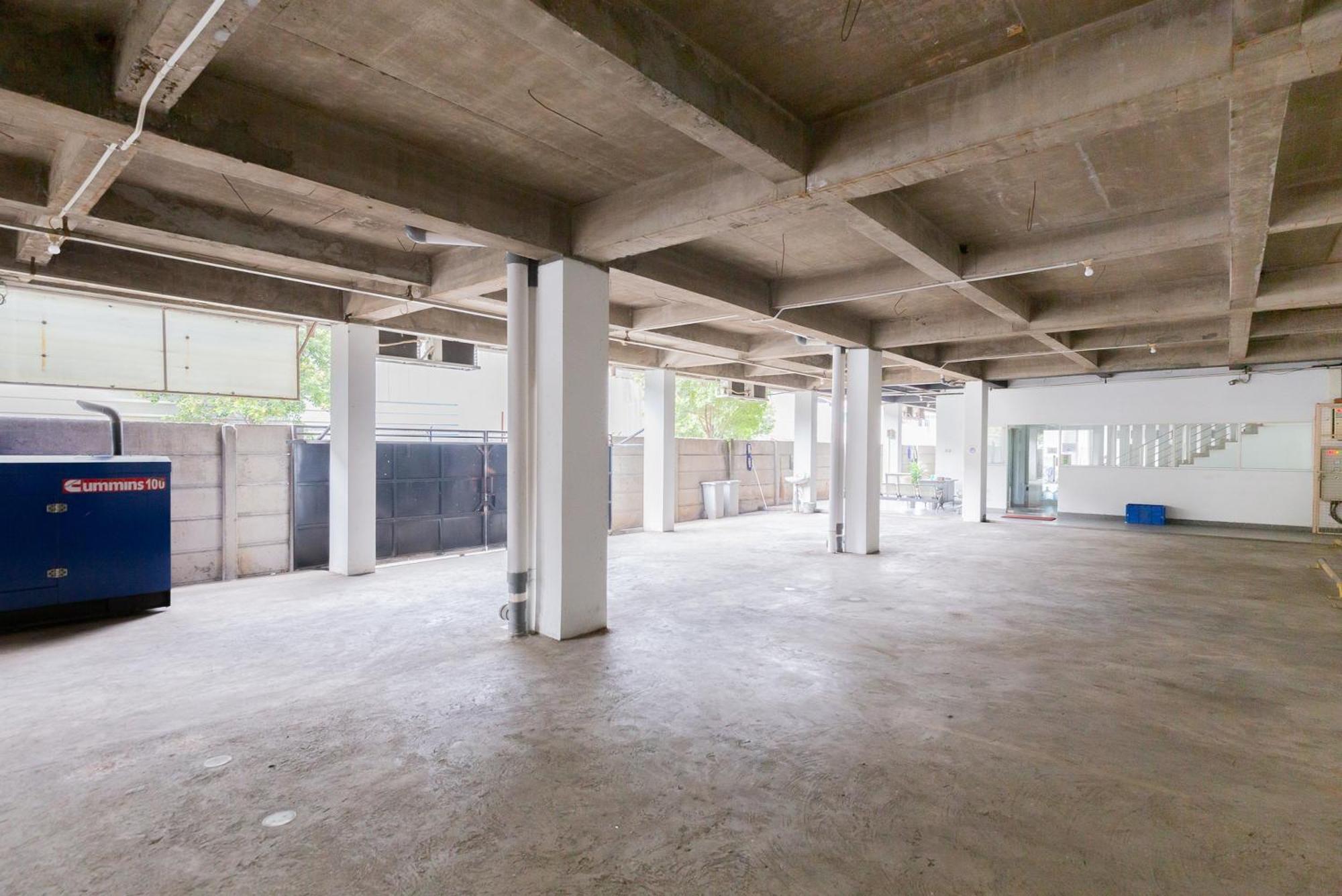 RedDoorz Plus near Living Plaza Jababeka Cikarang Exterior foto